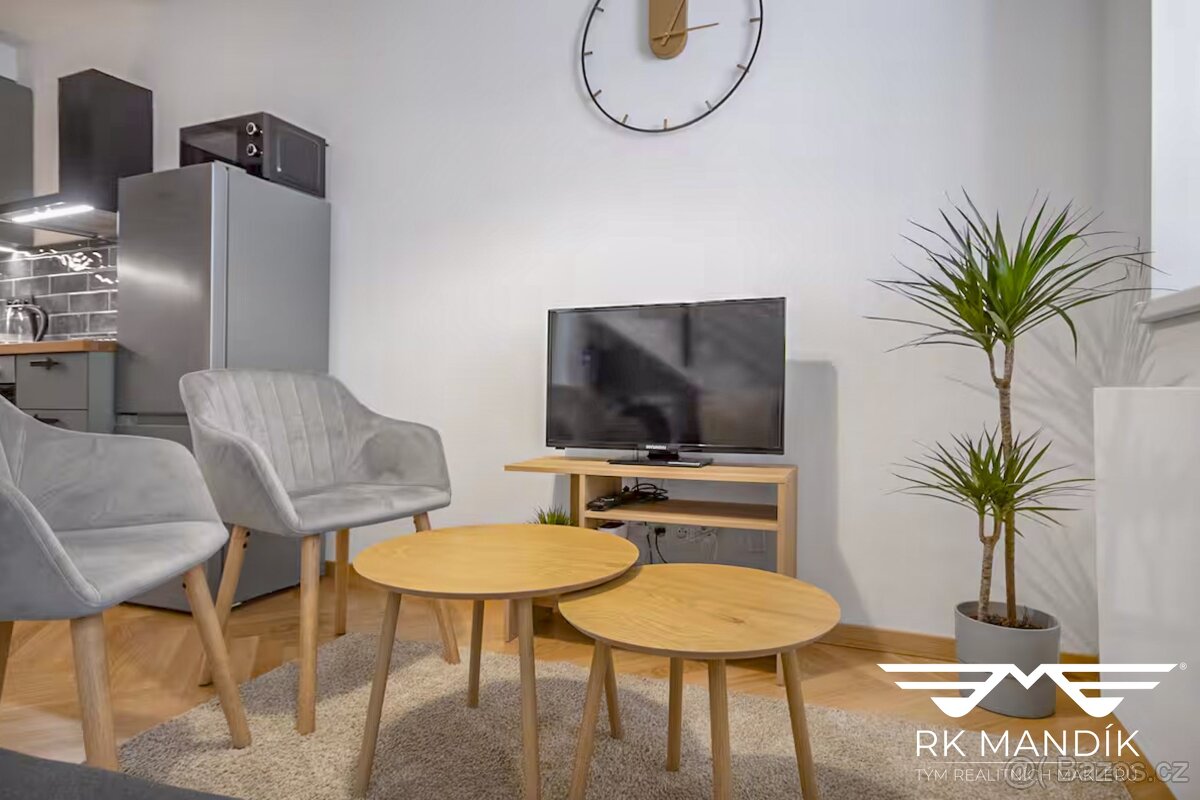 Prodej byty 2+kk, 42 m² - Praha - Karlín, ev.č. 717 - 7