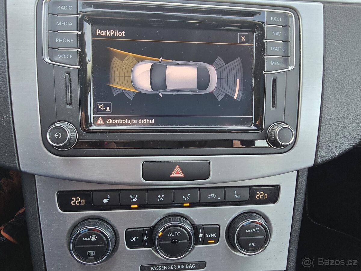 VW CC 2.0 tdi 110 kw bílá perleť - 7