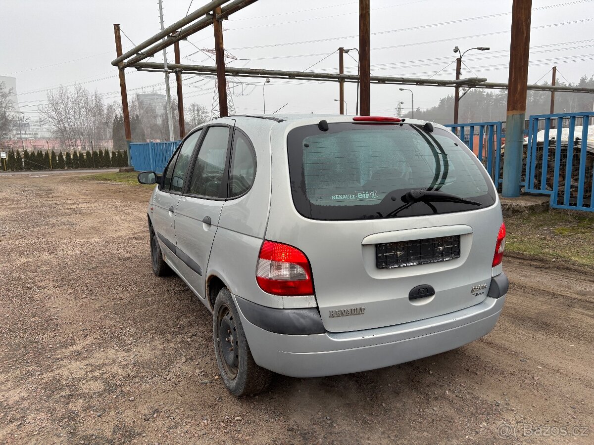 Renault scenic 1.6i - 7