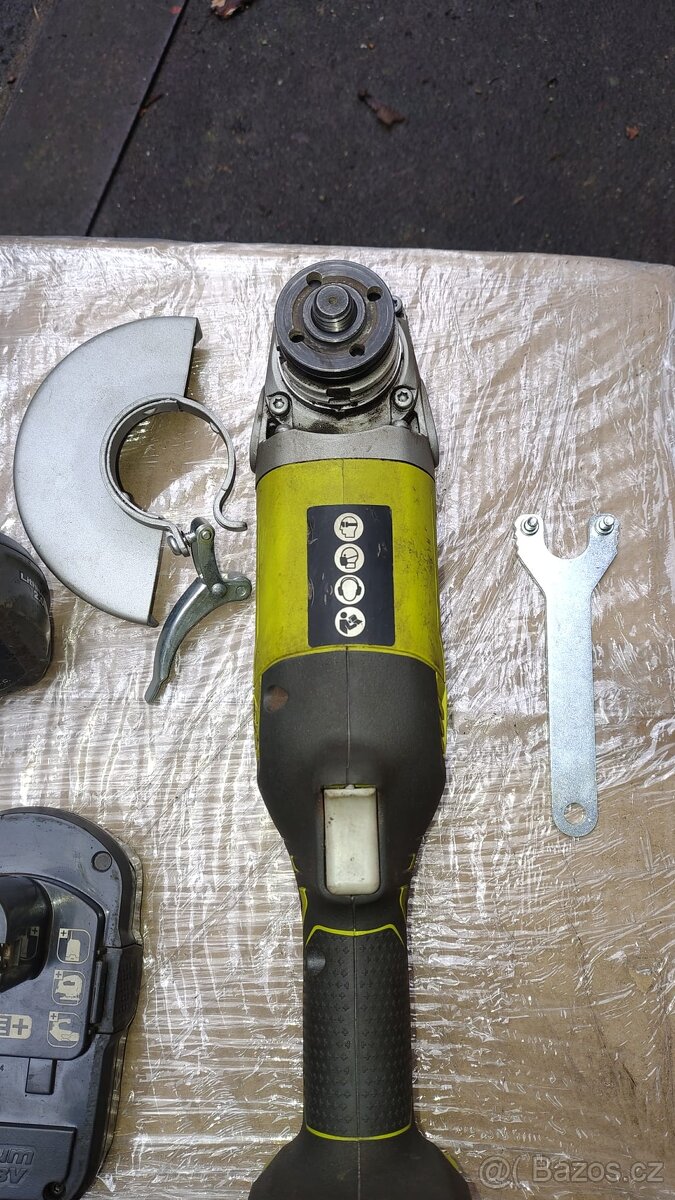 Akumulátorová vrtačka a flexa Ryobi One+ 18V - 7