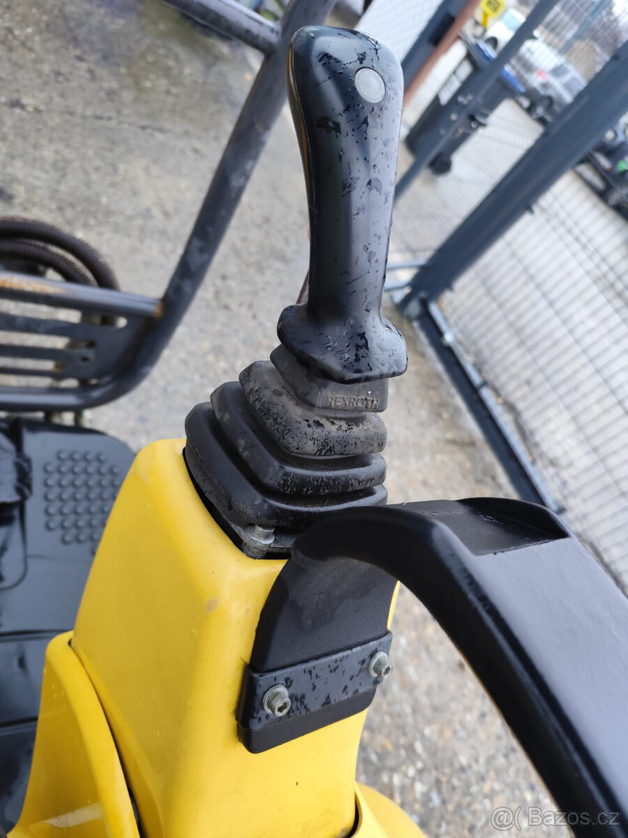 Mini bagr Komatsu PC16 - 7