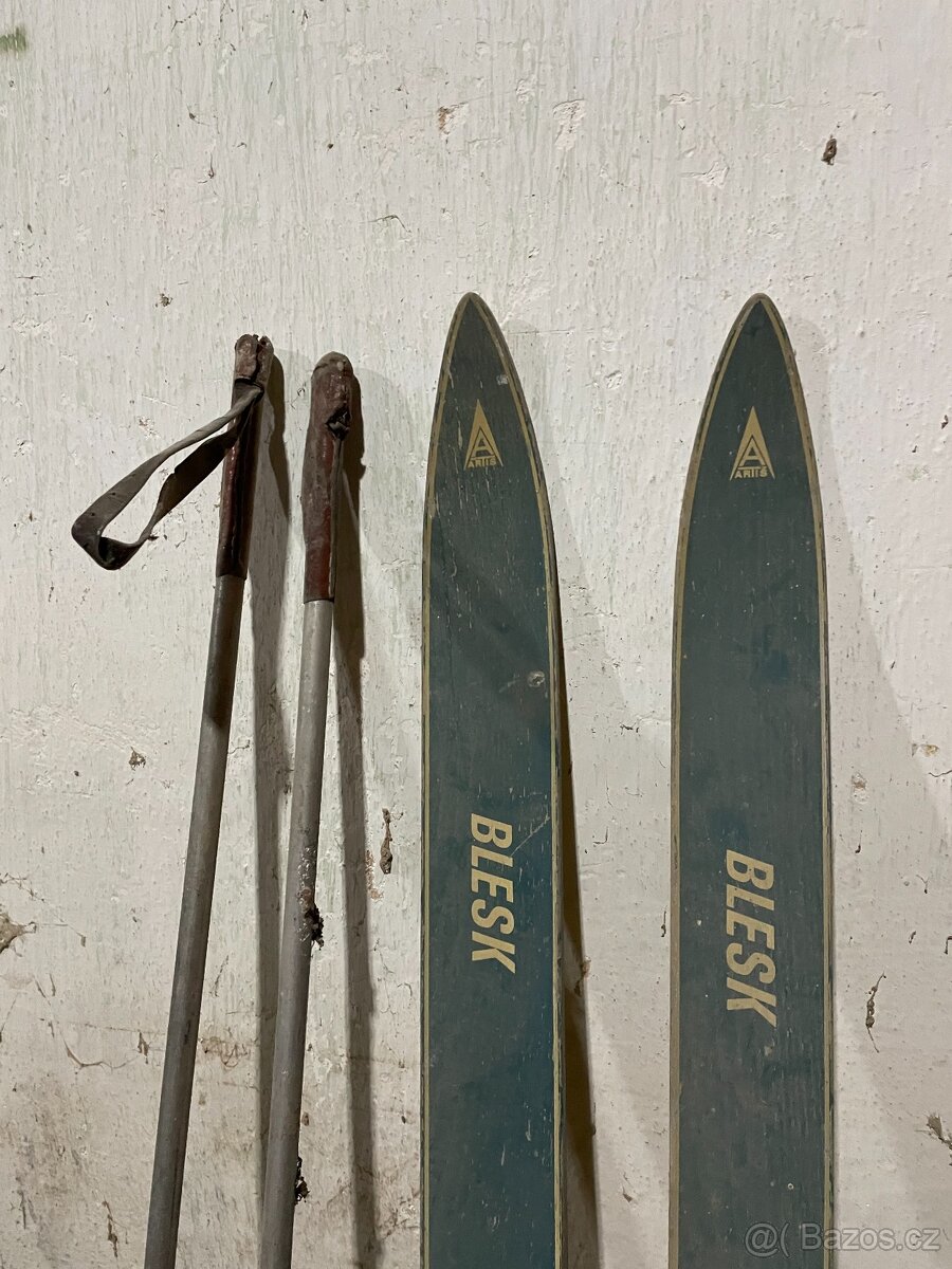 Prodám troje historické dětské lyže - 7