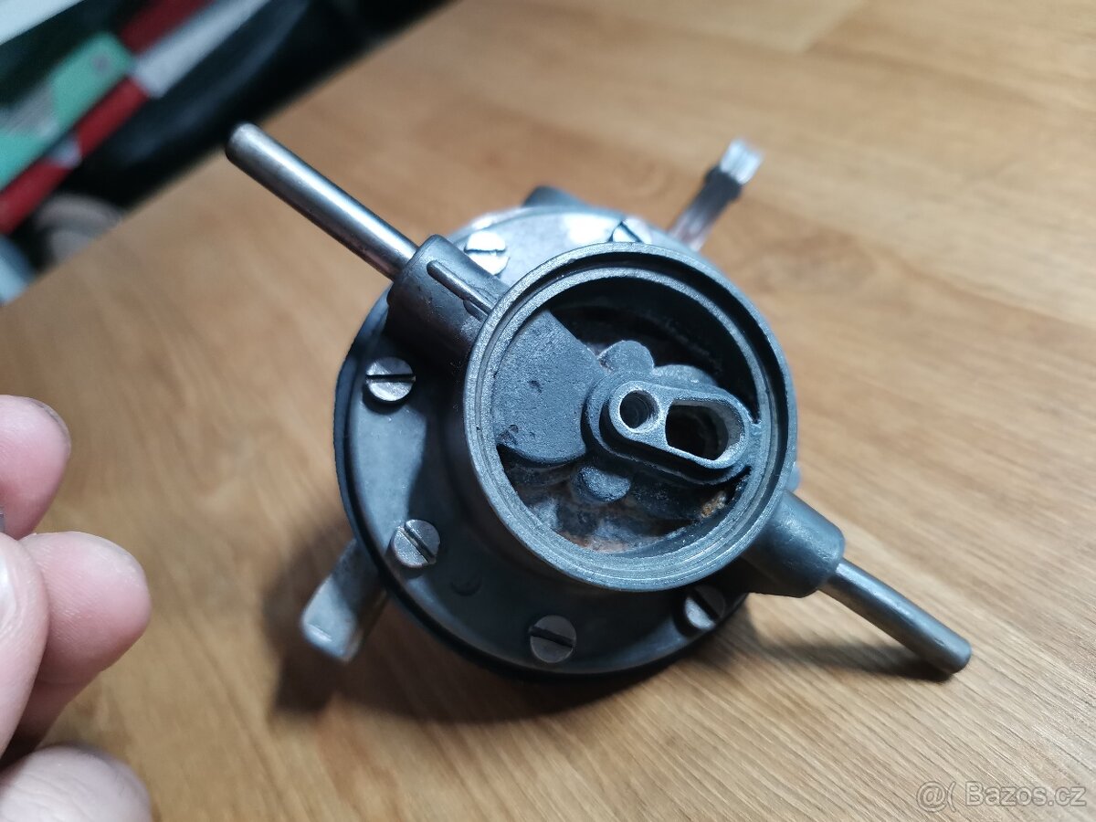 290 Škoda 1000MB 100 110 AC pumpa - 7