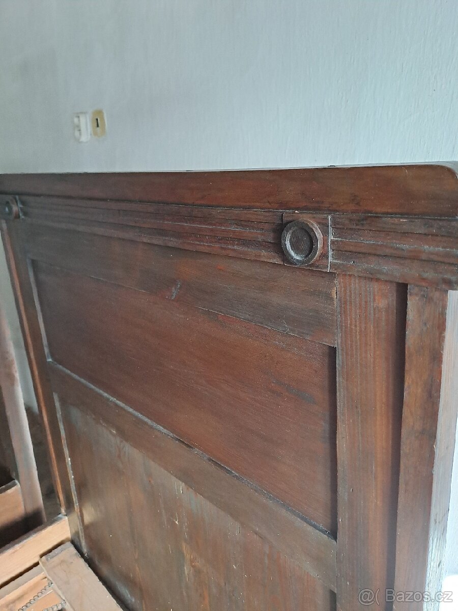 Dřevěná postel - 7