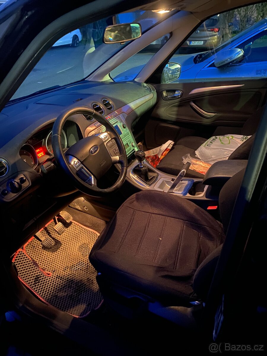 Ford S-Max - 7
