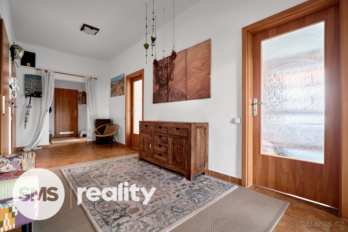 Moderní byt 4+kk s terasou, předzahrádkou a parkováním – Kyb - 7