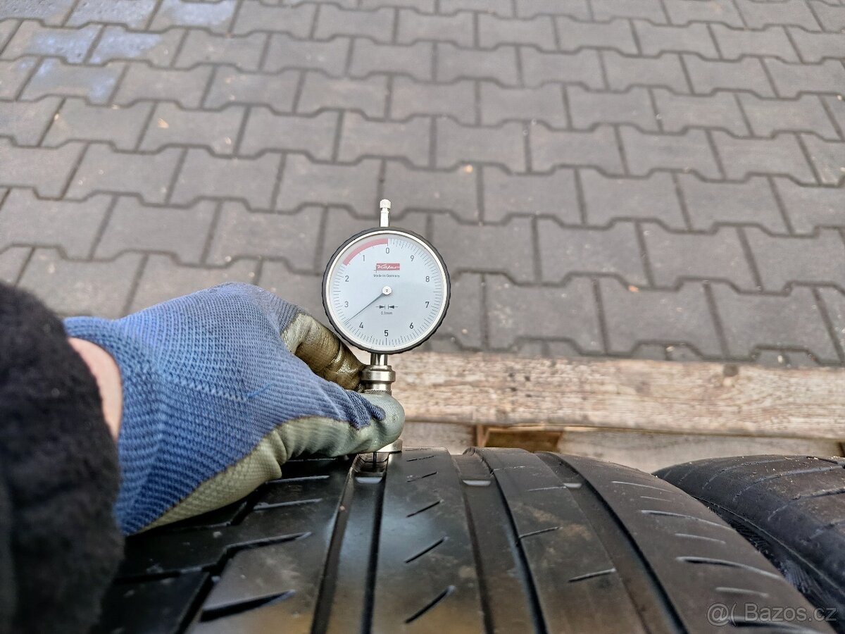 235/45/17 letní pneu continental - 7