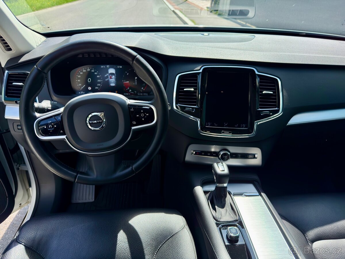 Volvo XC90 D5 servisováno ČR. DPH - 7