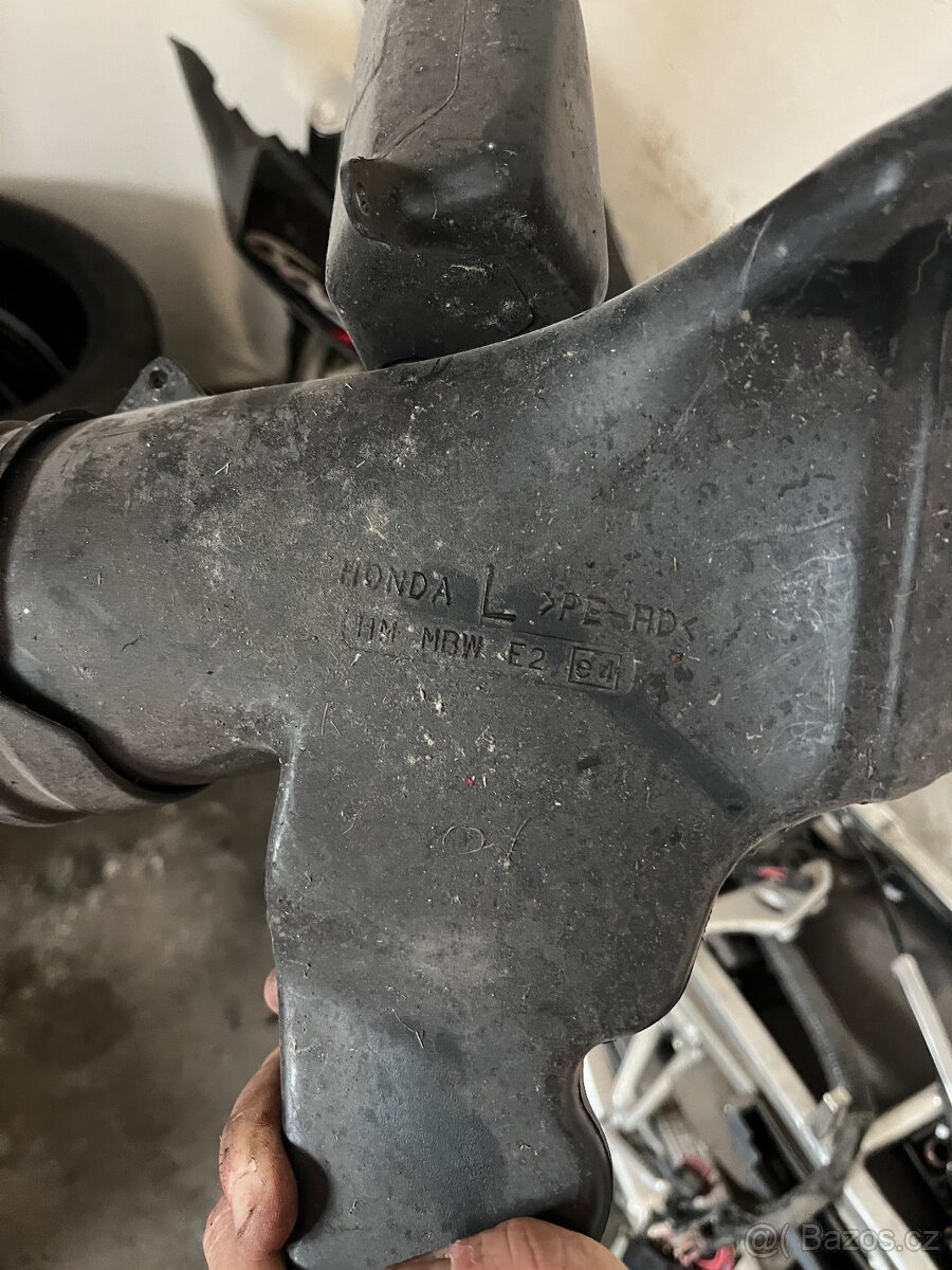 Prodám díly Honda CBR 600 f4i 2002 - 7