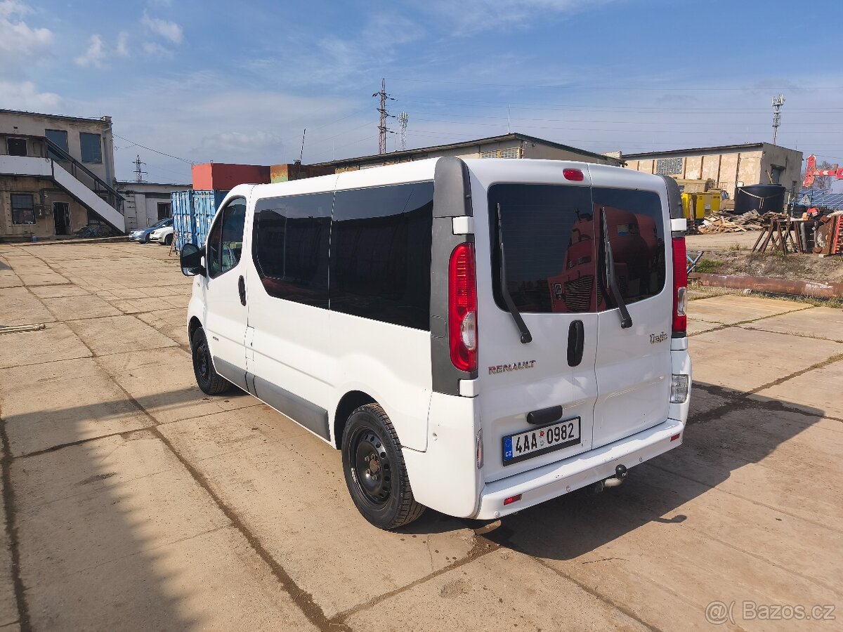 Renault Trafic 2.0 dCi - 9 míst - 7