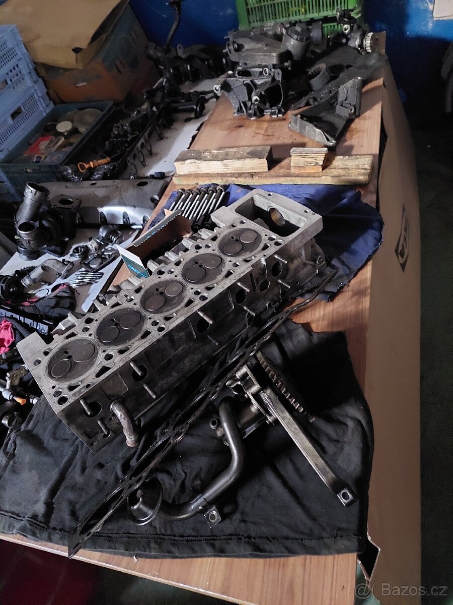 Motor VW T5. 2,5 tdi - 7