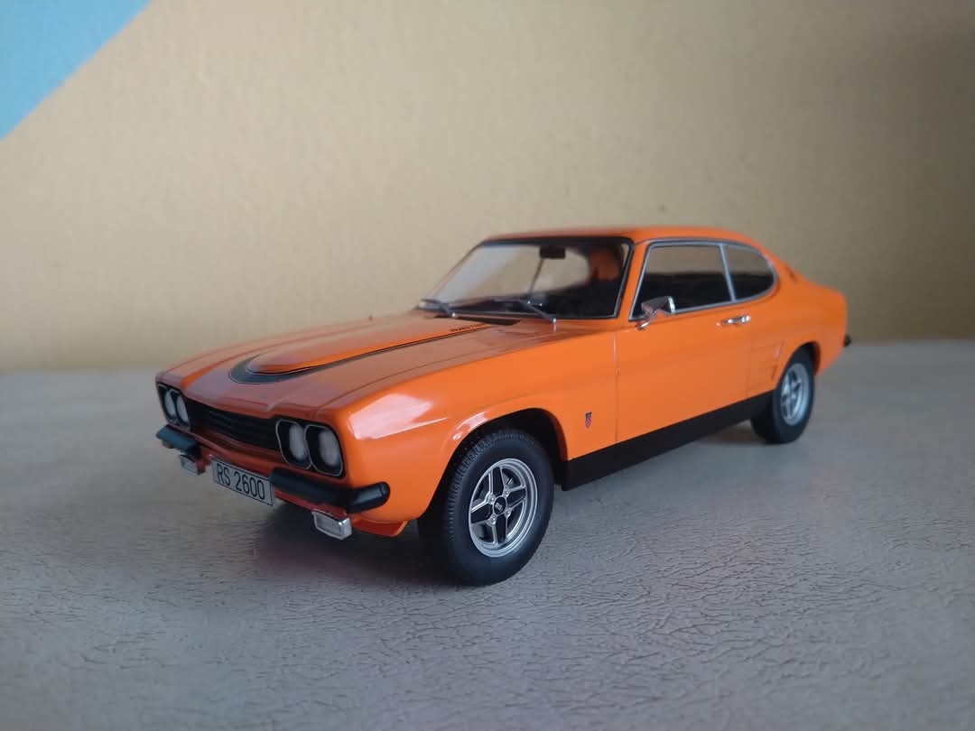 Modely různí výrobci 1/18 - 7