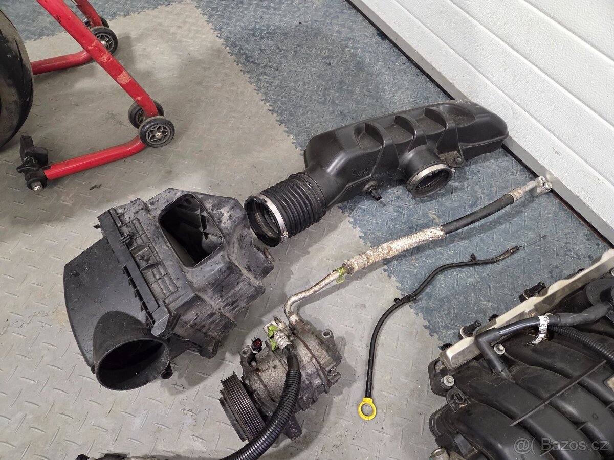 Díly motoru HEMI 5,7L 2010 - 7
