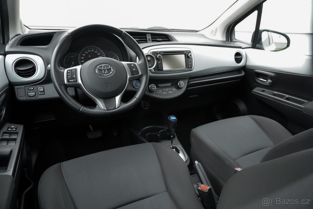 Toyota Yaris 1.5 Hybrid LOUNGE - 7
