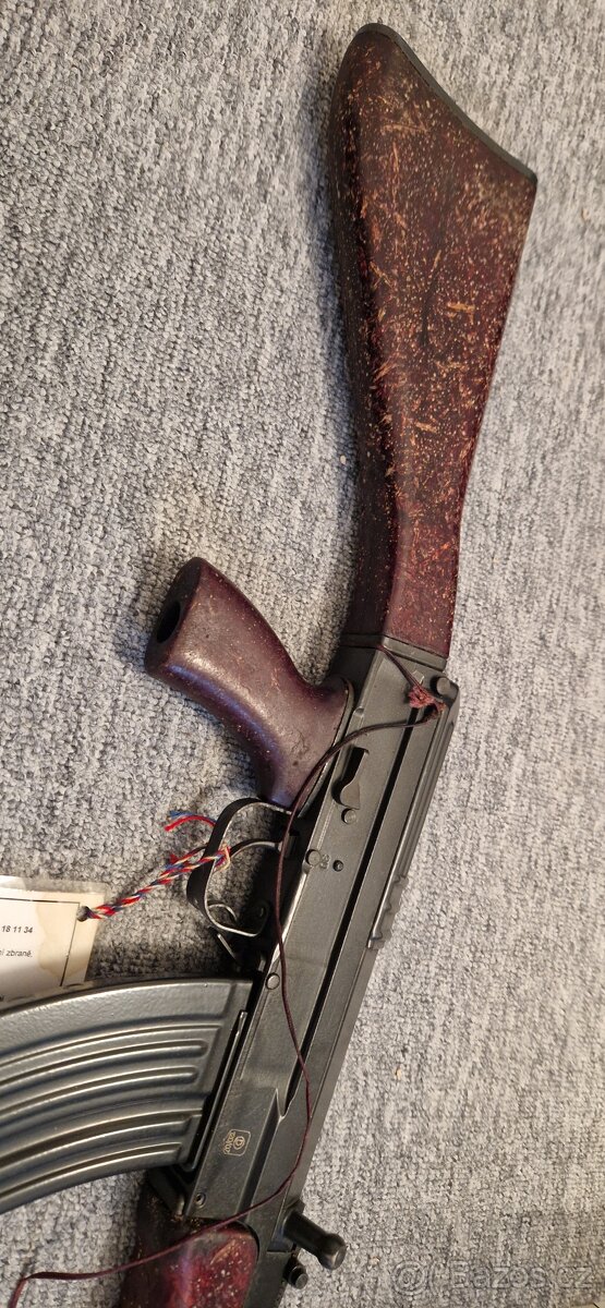 Znehodnocený samopal vz.58P, ráže 7,62x39mm s bajonetem - 7