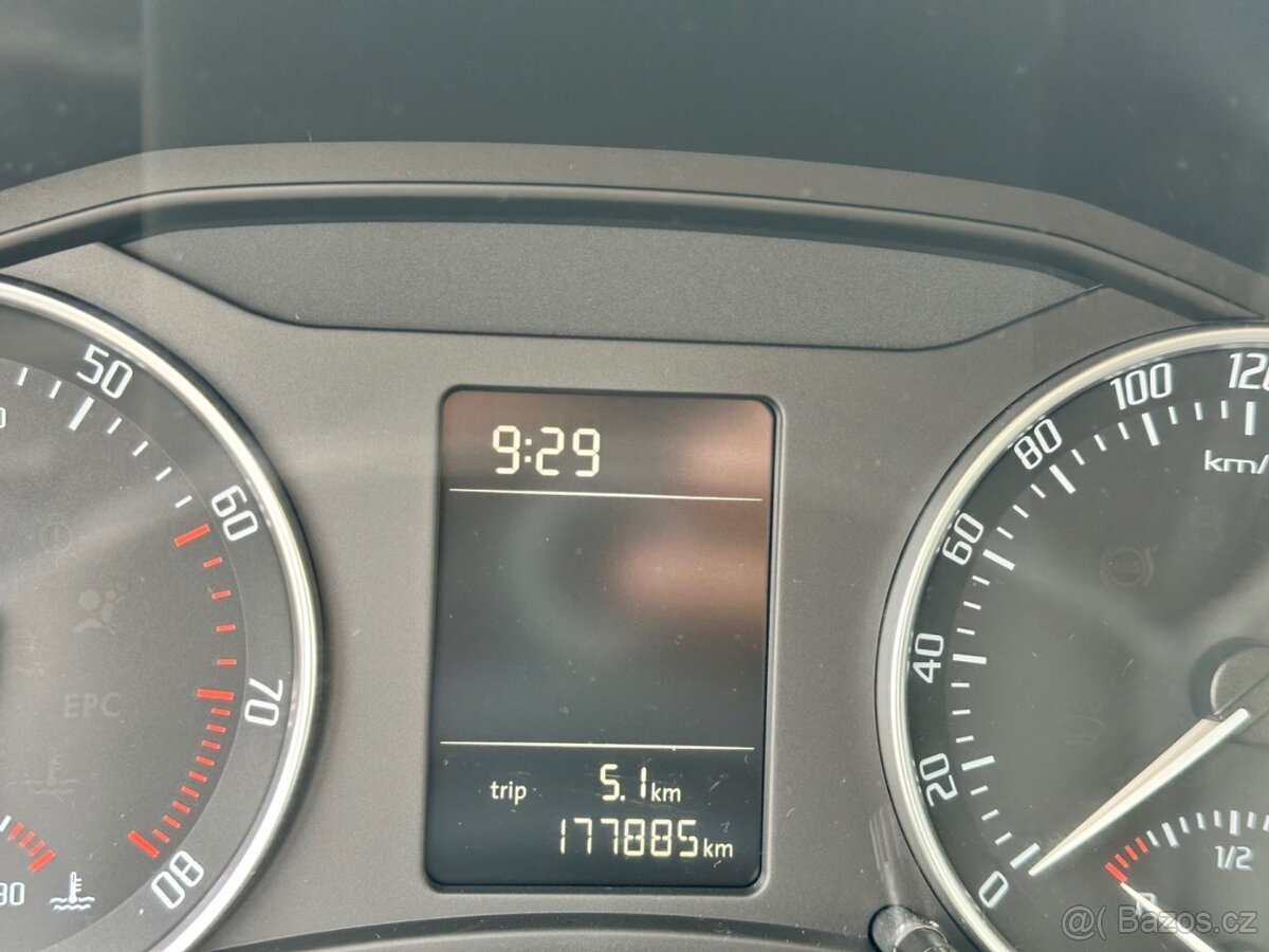 Škoda Octavia 1.4TSi MOC PĚKNÝ STAV - 7