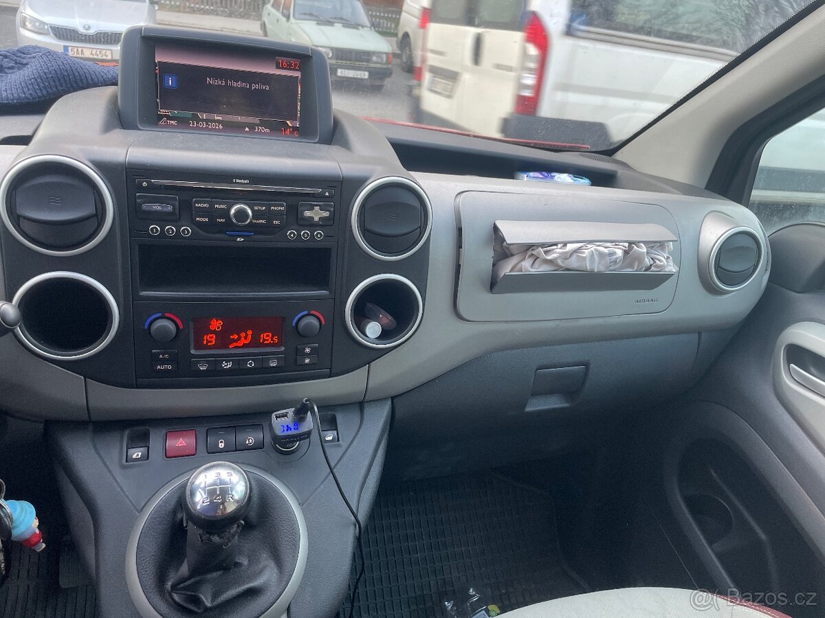 Citroen berlingo 1.6 vti 2010 7 mistné - 7