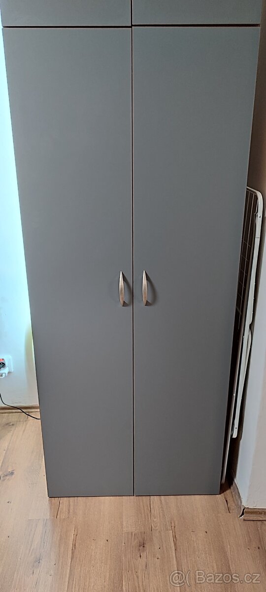 Šatní skříň s nástavcem - 7