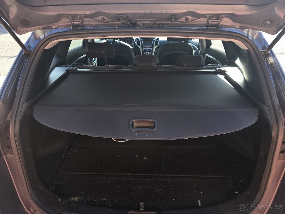 HYUNDAI i30 rok 2016, motor 1,6 DIESEL - 7