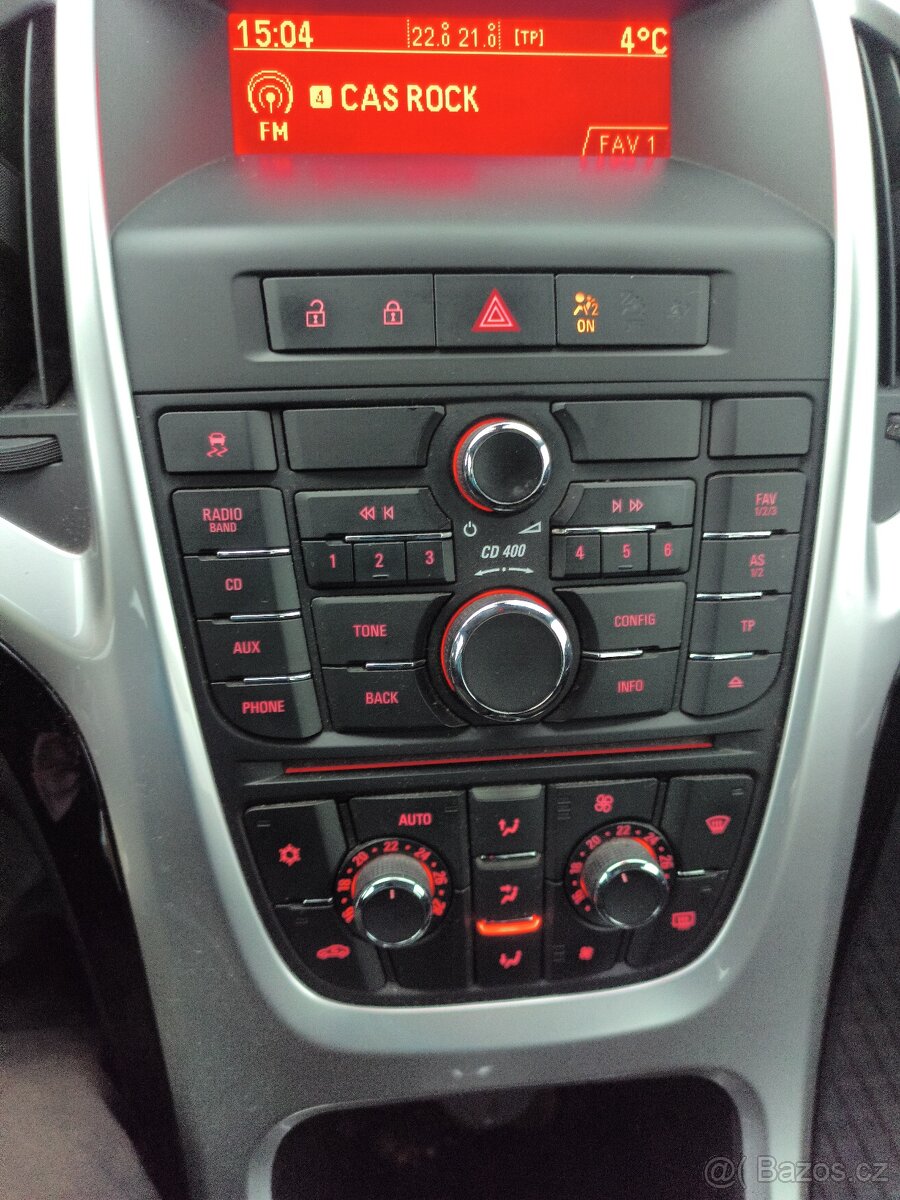 Opel Astra 1,6 T kombi - 7