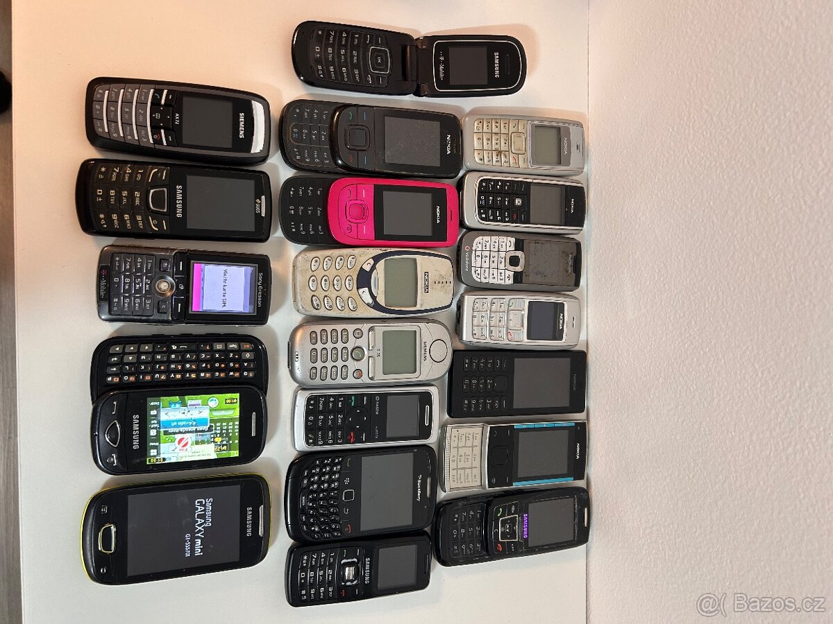 Mix mobilních telefonů - 7