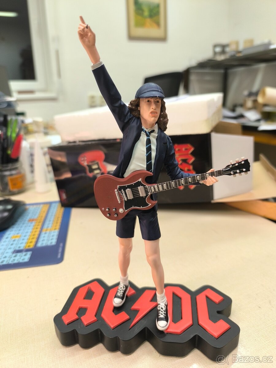 Figurka Angus Young limitovaná edice ,, - 7