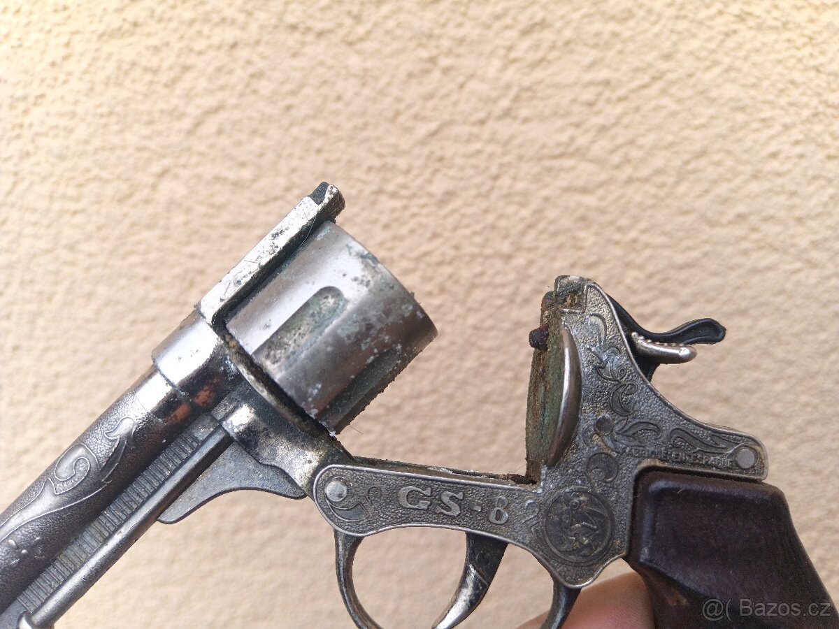 Stará dětská pistol na kapsle(revolver). - 7