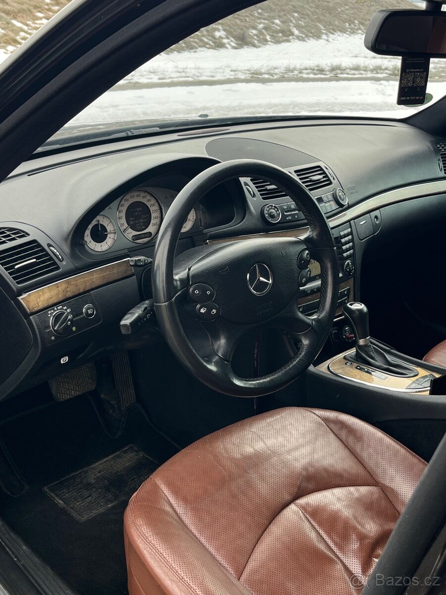 Mercedes E320 - 7