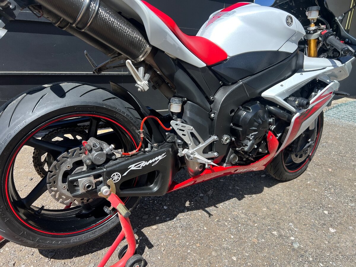 Yamaha r1 - 7
