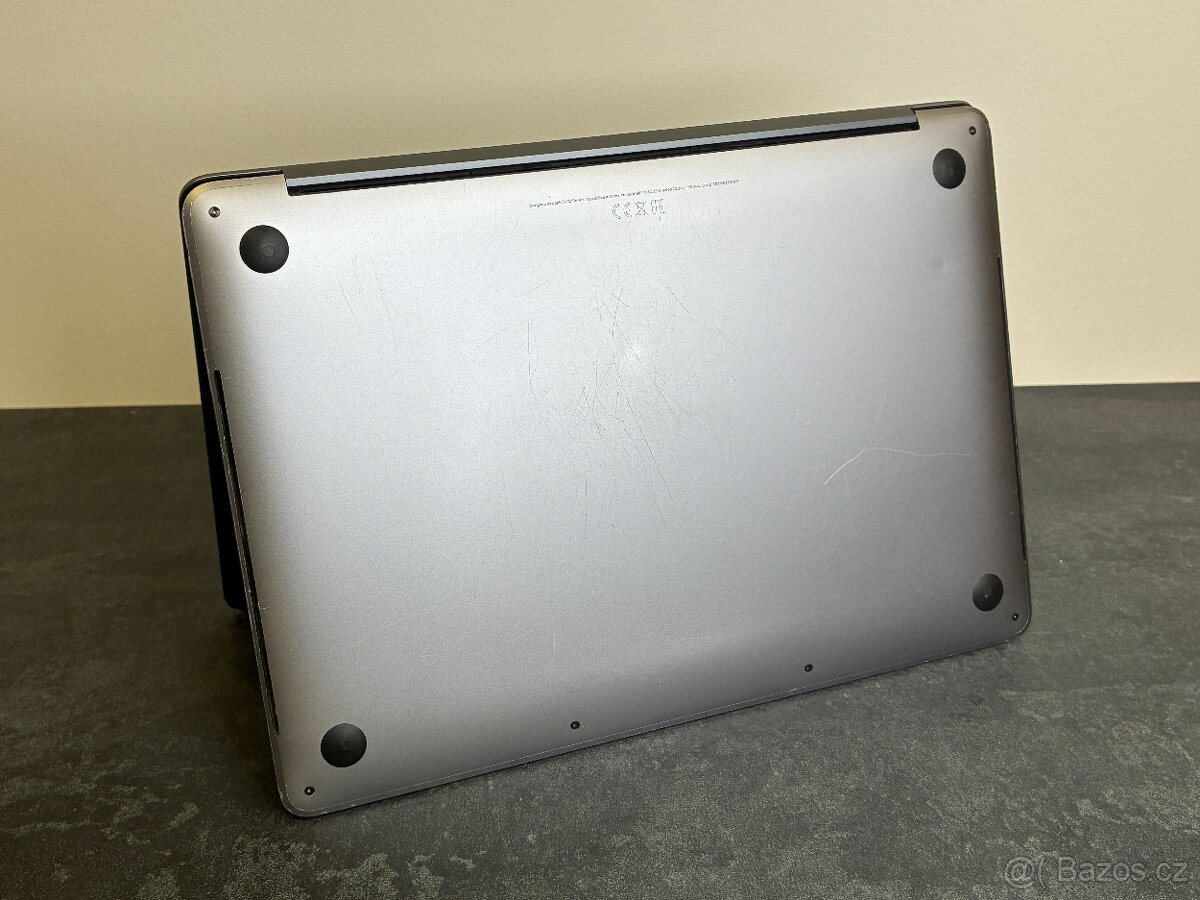 MacBook Pro 13'' 2018 / i5 / 8GB / 256GB SSD - DPH - 7