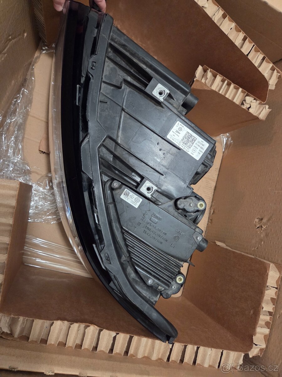 Léve predni světlo Transportér 6.1 - 7