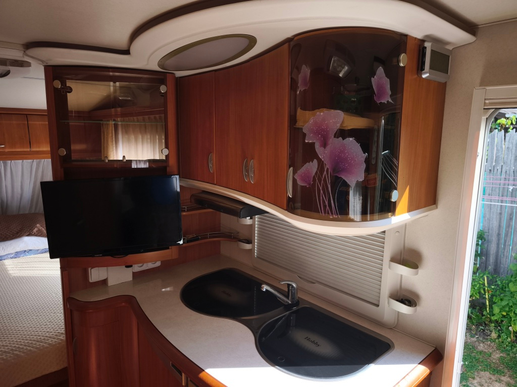 Prodám karavan Hobby Excelent 540, 2007, pro kempy - 7