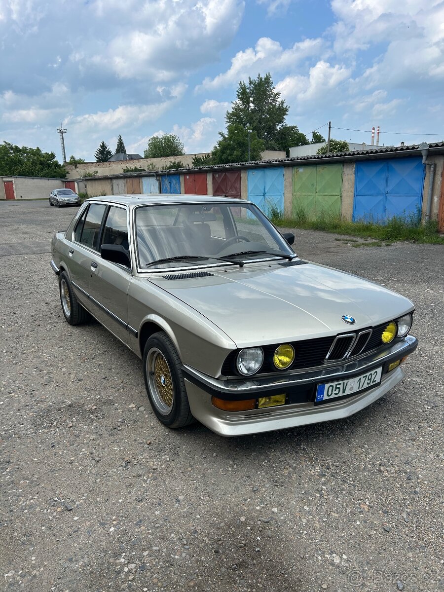 Bmw E28 525E - 7