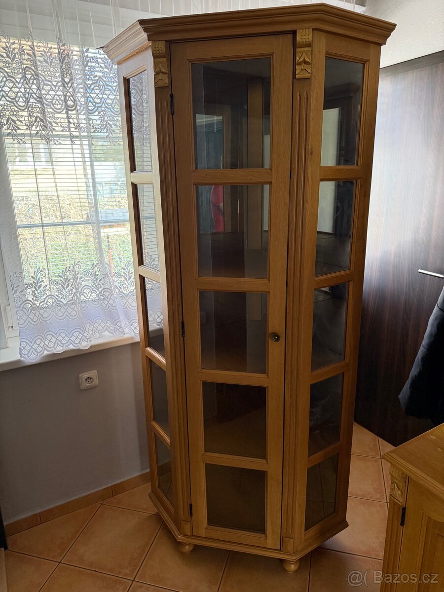 Rustikální komoda a vitrína - 7