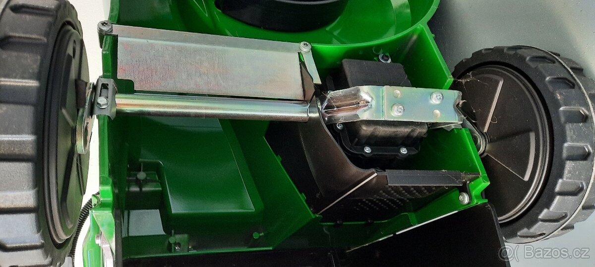 NOVÁ sekačka John Deere R43VE s motorem Briggs & Stratton - 7