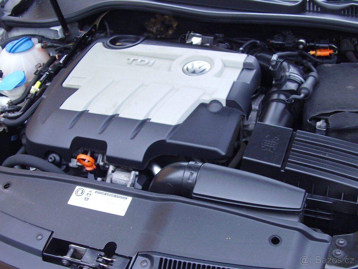 golf 6 2.0 TDI 103 kW krásný koupen nový v čr - 7