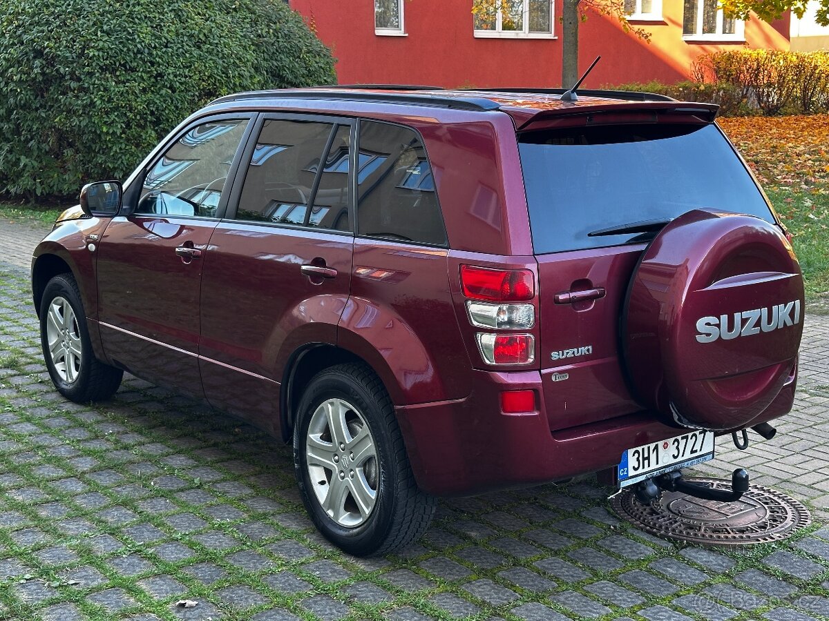Suzuki Grand Vitara 1.9 DDiS 95kW Kůže Xenony Šíbr Tažné 2t - 7