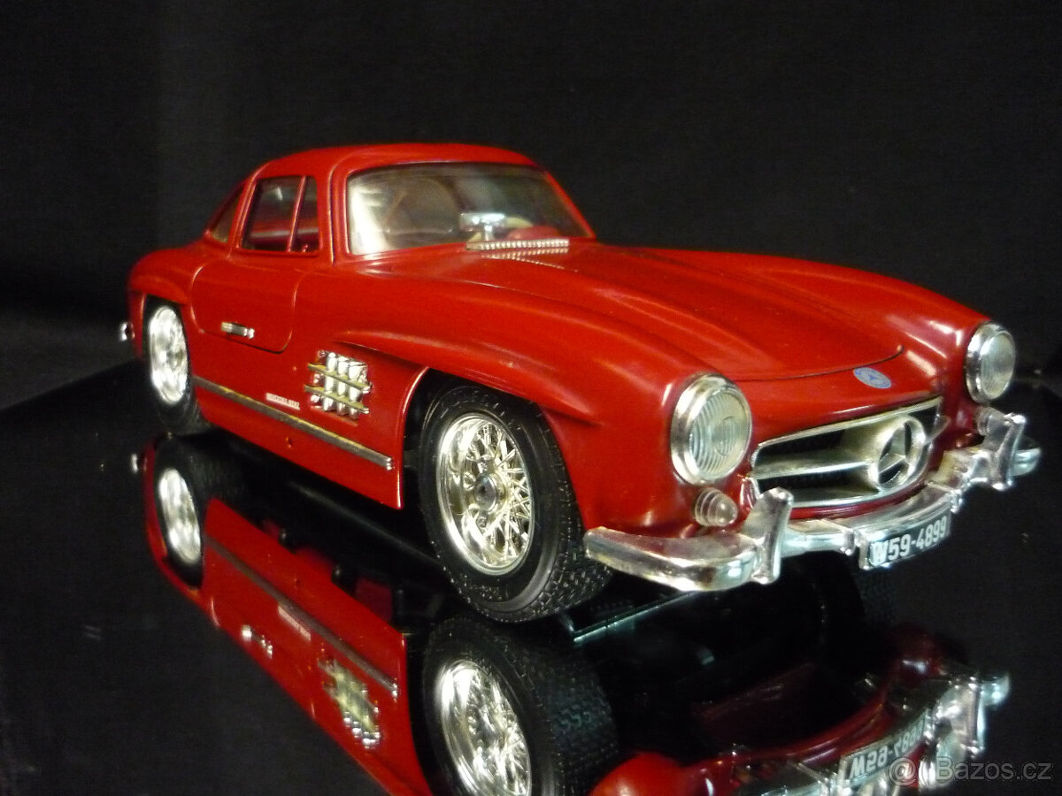 Mercedes Benz 300 SL vínový Bburago 1/18 - 7