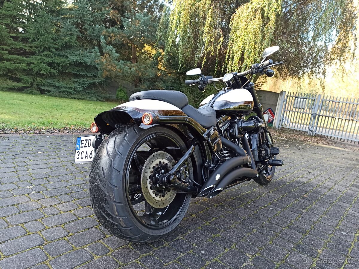 Harley-Davidson CVO Breakout - 7