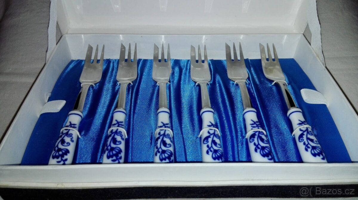 Prodám cibulák kávové lžičky, dezertní vidličky 1.Tř - 7