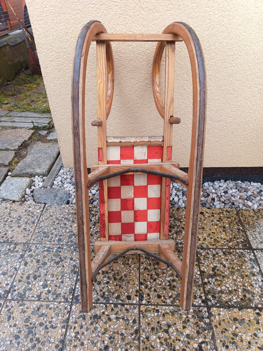 Staré dřevěné sáně. - 7