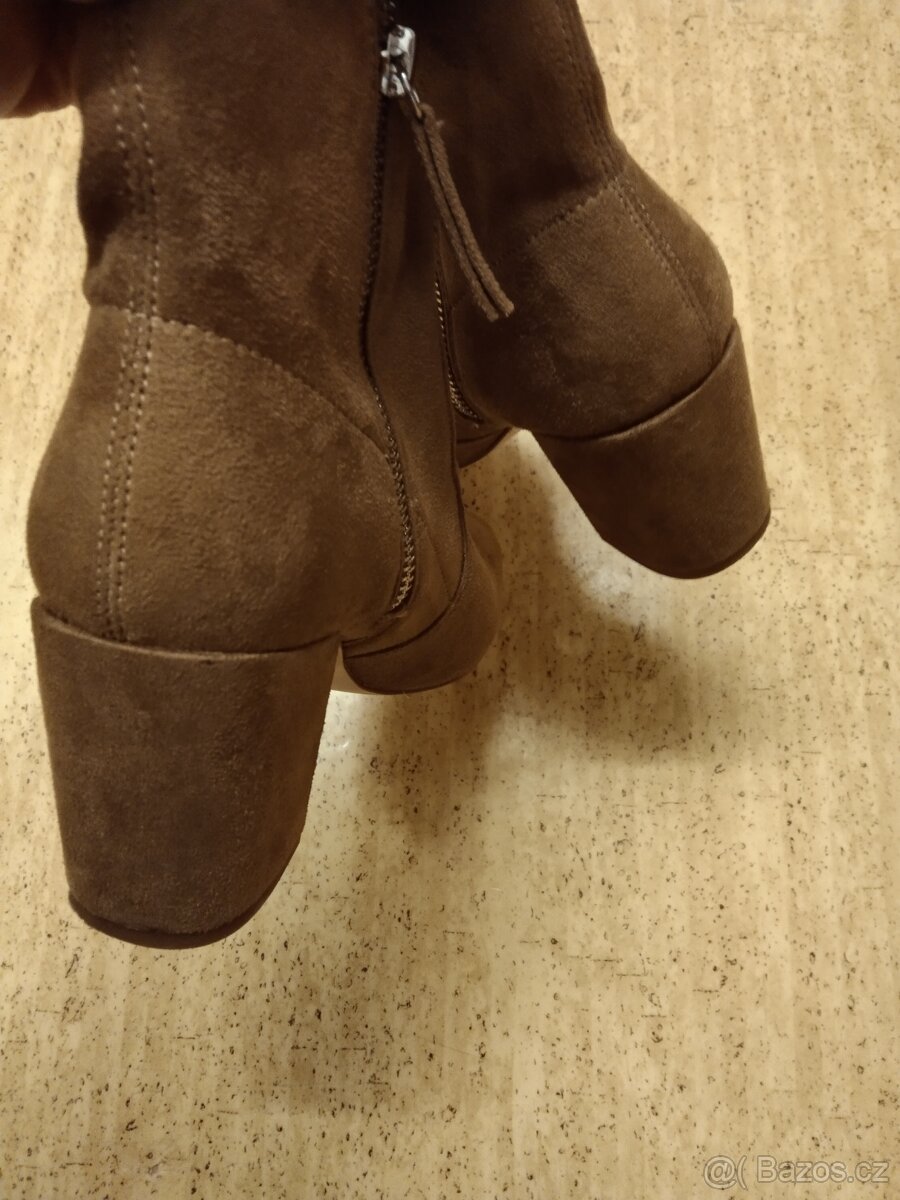 Zara Basic dámské kozačky velikost 37. - 7
