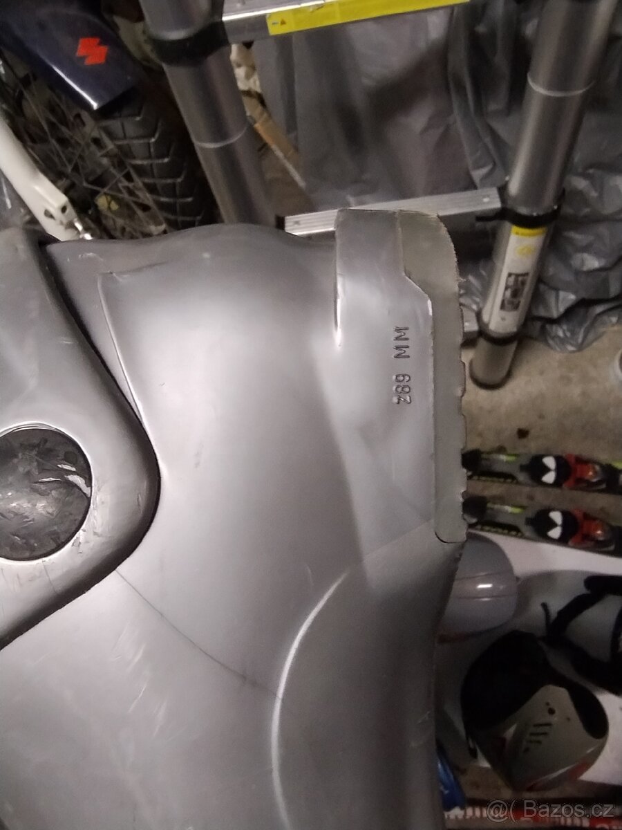 Lyže dětské,hůlky,lyžáky a helmy - 7