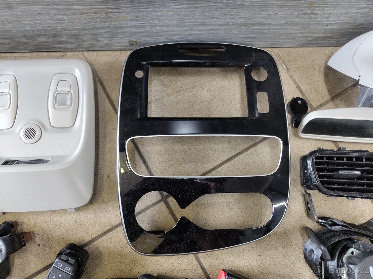 Clio IV - díly interiéru - 7