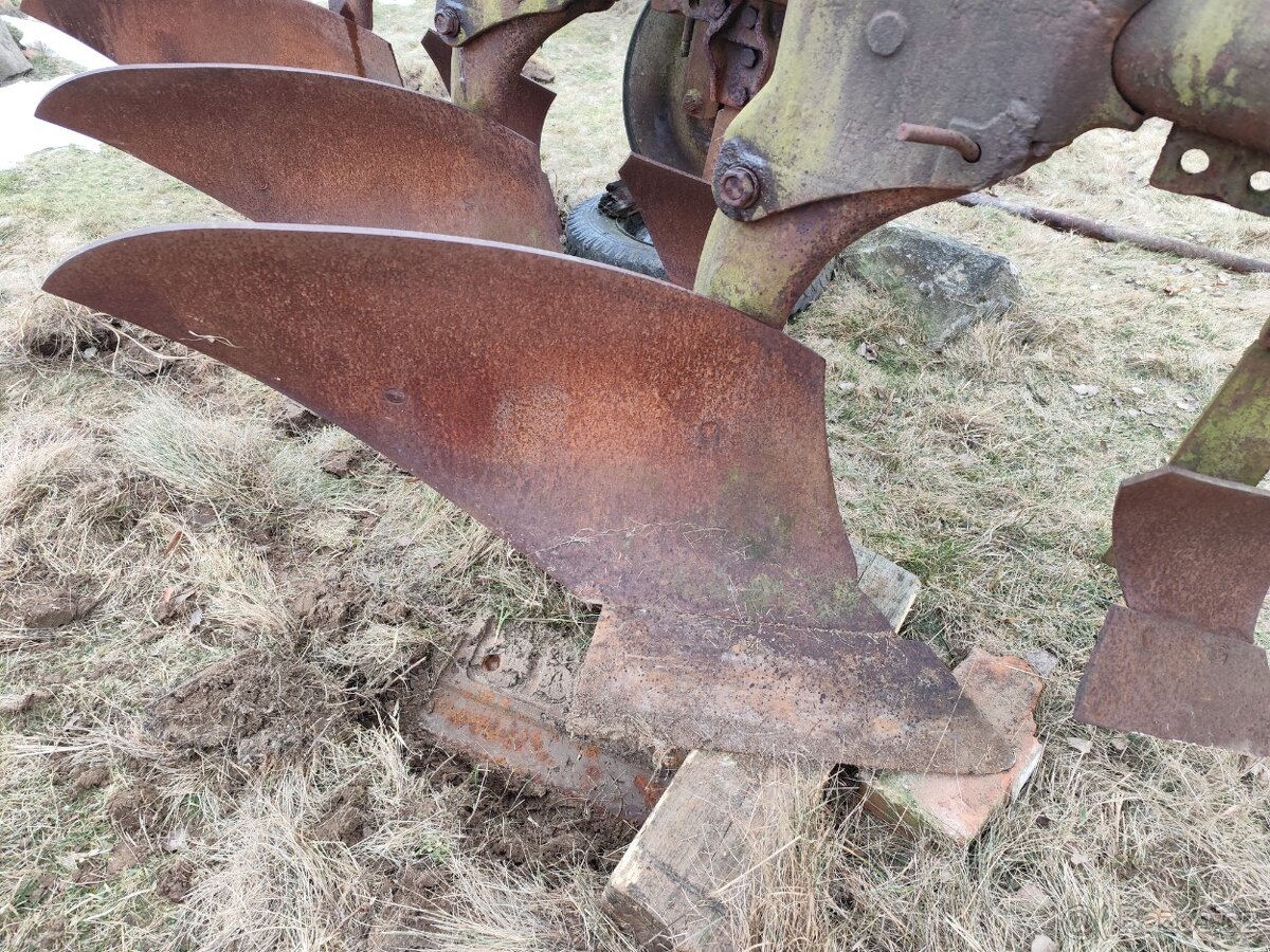 Pluh čtyři radlice - 7