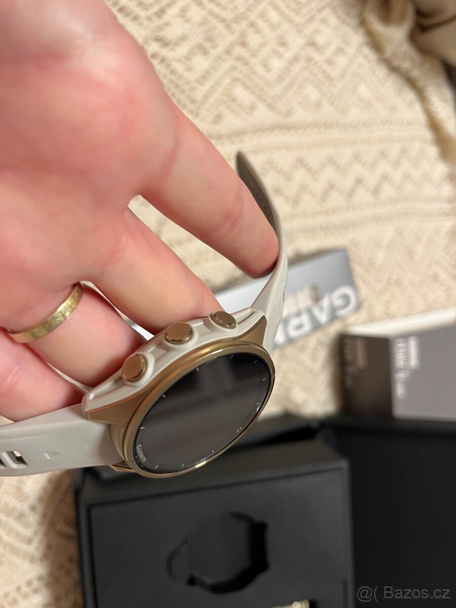 Garmin Fenix 8 43mm Sapphire Gold - 7