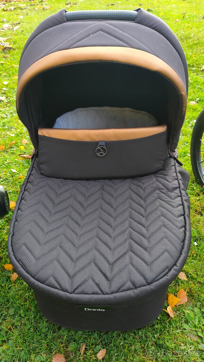 Kočárek Dante - 7