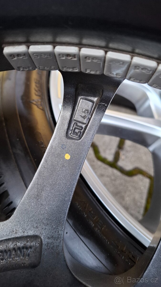 Komplet kola 7.0 x 17", 5 x 114.3, zimní pneu 215 50 R17 - 7