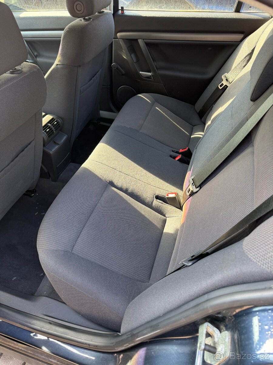 Opel Vectra 2.2 benzín - 7