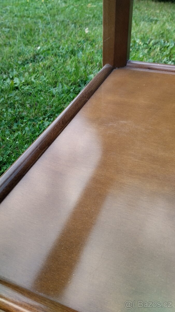 Konferenční či noční stolek - 7